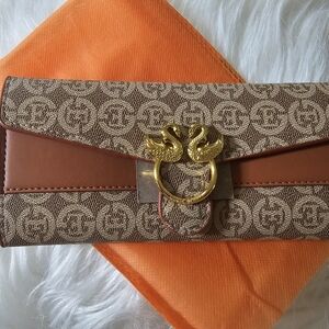 Elegant Brown and Gold Women's Clutch